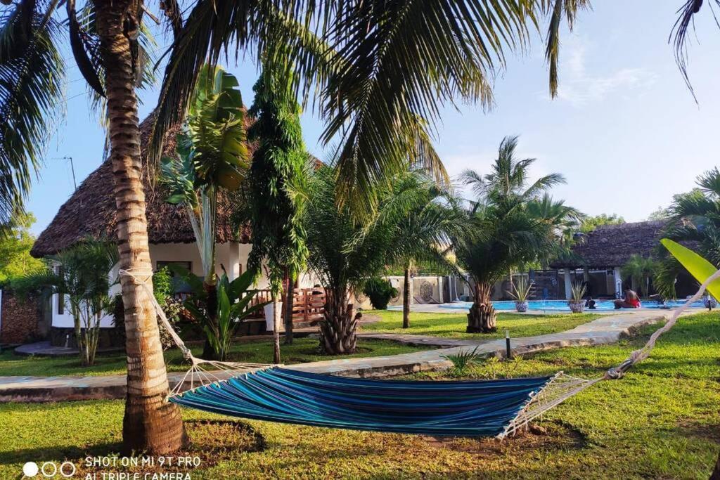 Dadida'S Pool Cottage Diani Beach Exterior foto